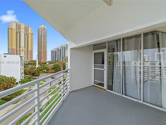 5th image of 17801 N Bay Rd APT 614