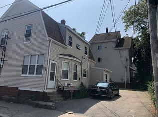 258-260 Randall St, Pawtucket, RI 02860