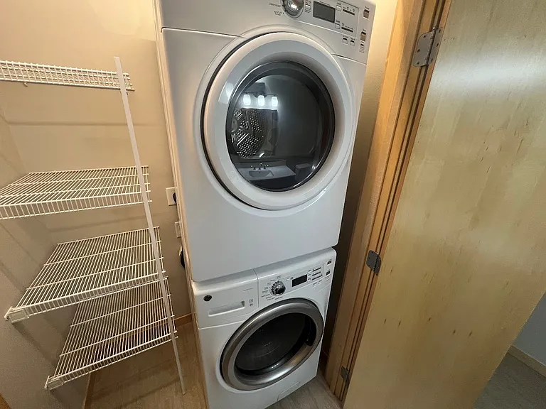 Venture Luxury High Rise — Photo 10