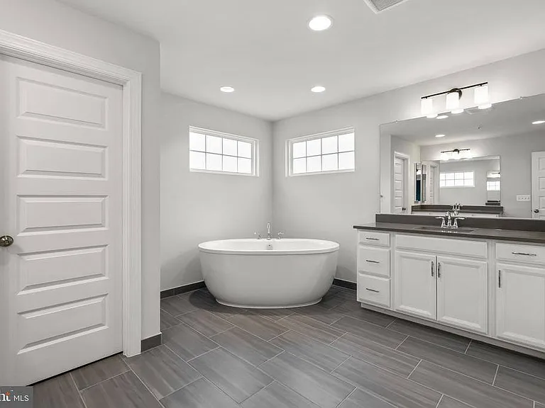 5604 Big Huntingdon Ln — Photo 30