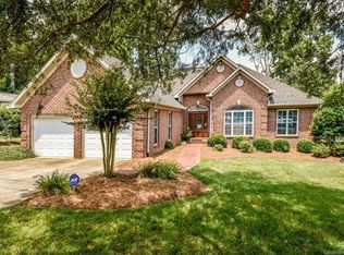 6930 Golden Bay Ct, Sherrills Ford, NC 28673