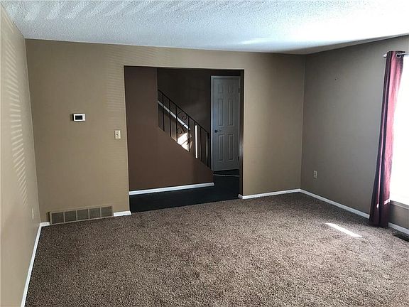 4th image of 104 Beacon Hills Dr S