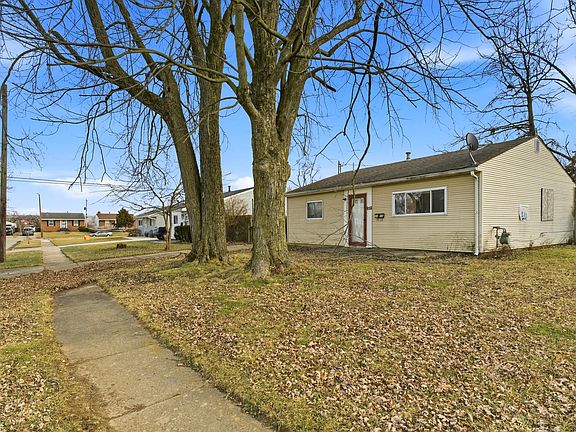 2nd image of 3115 Houston Dr