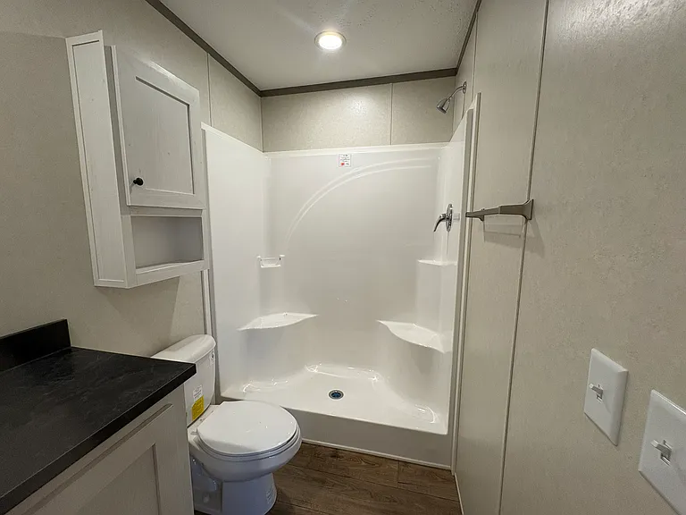 437 Selkirk Dr — Photo 13