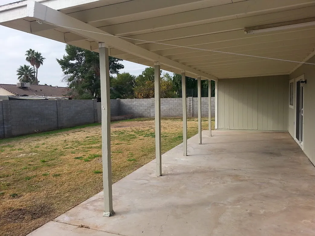 4 bed, 2.0 bath, 1384 sqft, $2,400 — Photo 4
