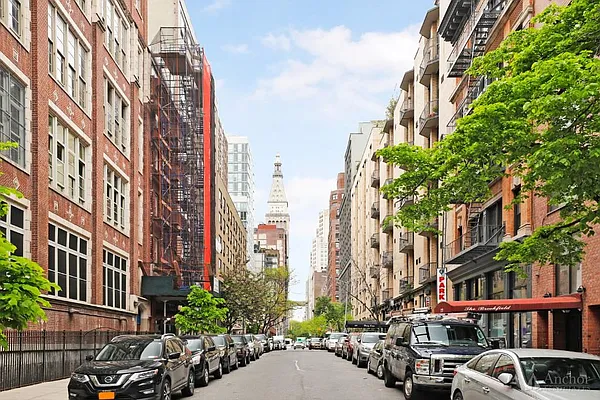 Sold by Anchor Associates | media 9