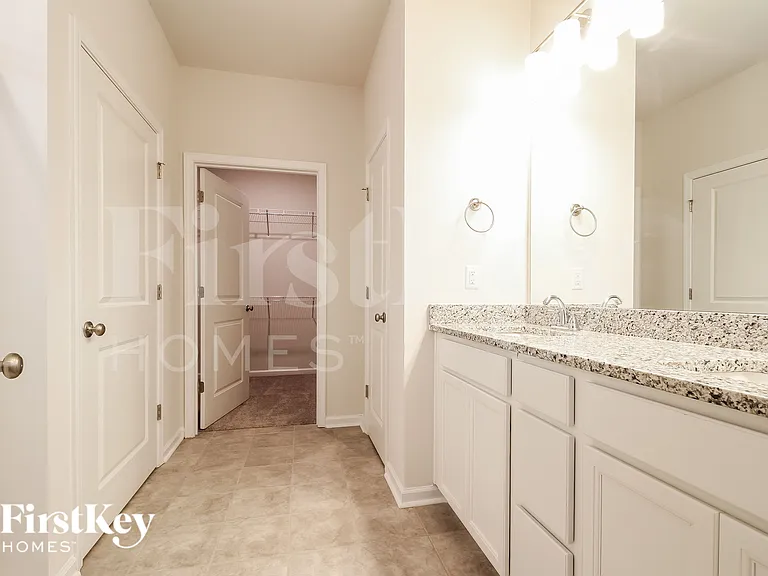 423 Stonefence Dr — Photo 9