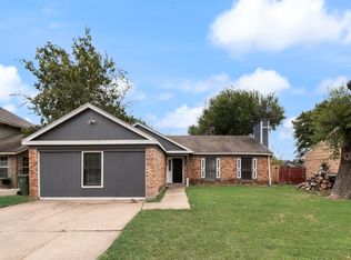 1704 Fieldstone Ct, Arlington, TX 76018