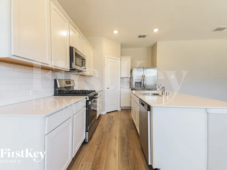 2324 Okeefe Dr — Photo 8