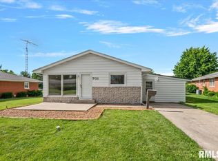 701 Samuel St, Taylorville, IL 62568