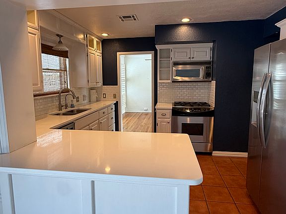 4th image of 1606 Indian Dr
