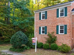 8305 Uxbridge Ct, Springfield, VA 22151