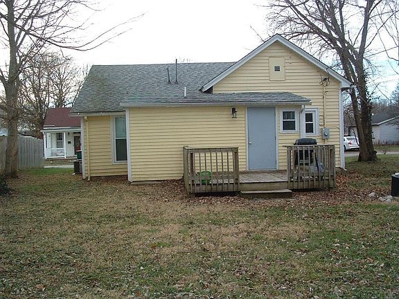 3rd image of 220 N West St