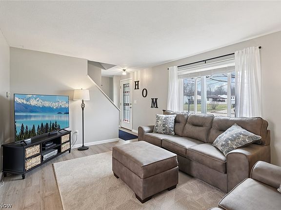 5th image of 4517 Gardenia Dr