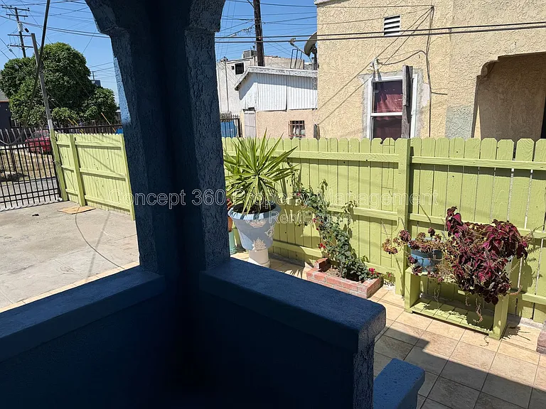 1124 Nadeau St — Photo 35