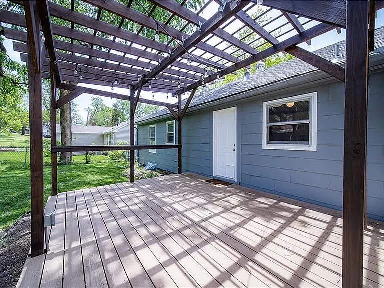 5227 Riggs St — Photo 15