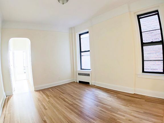 4th image of 123 E 82nd St APT 4c