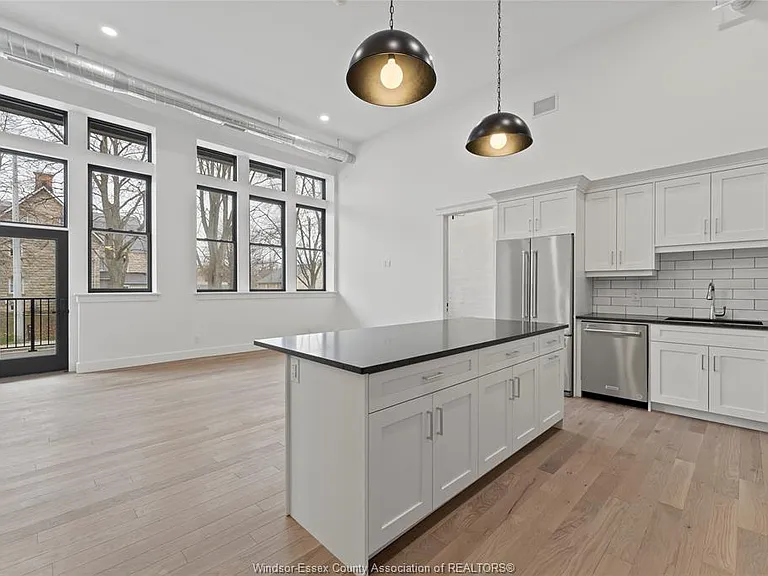 247 Brock St #204 — Photo 3