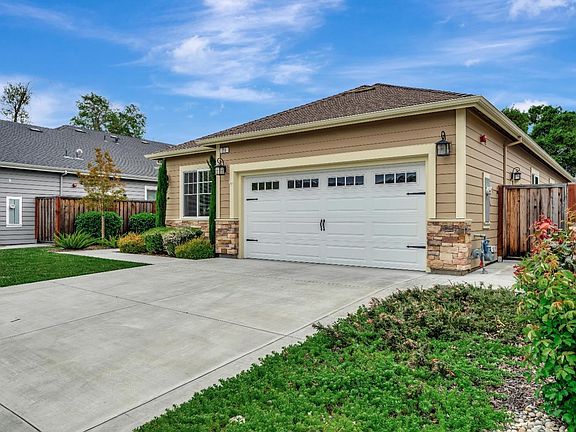 2nd image of 215 Darbster Place