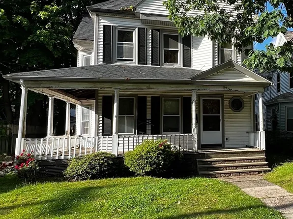 51 View St, Holyoke, MA 01040