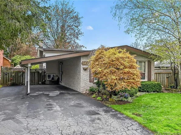582 Woodview Rd, Burlington, ON L7N 3A1