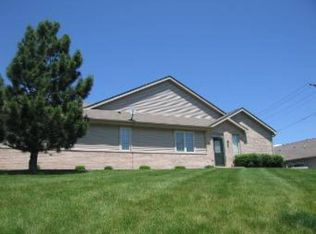 899 Wilshire Ln, Crete, IL 60417