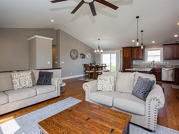 2nd image of 3422 Amandas Way