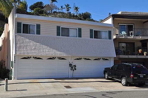 1st image of 4566 Cove Dr APT B