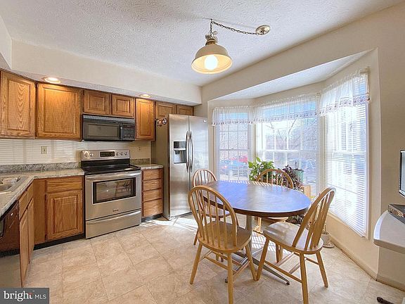 5th image of 8216 Berryfield Dr