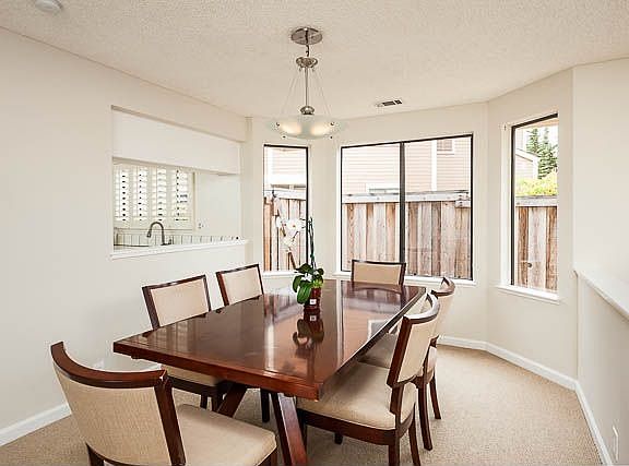 4th image of 73 Crown Cir