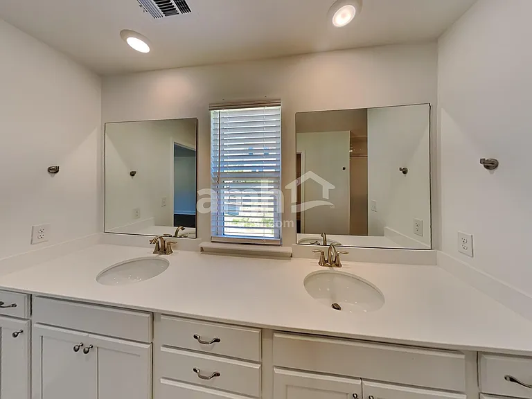 201 Argea Dr — Photo 8
