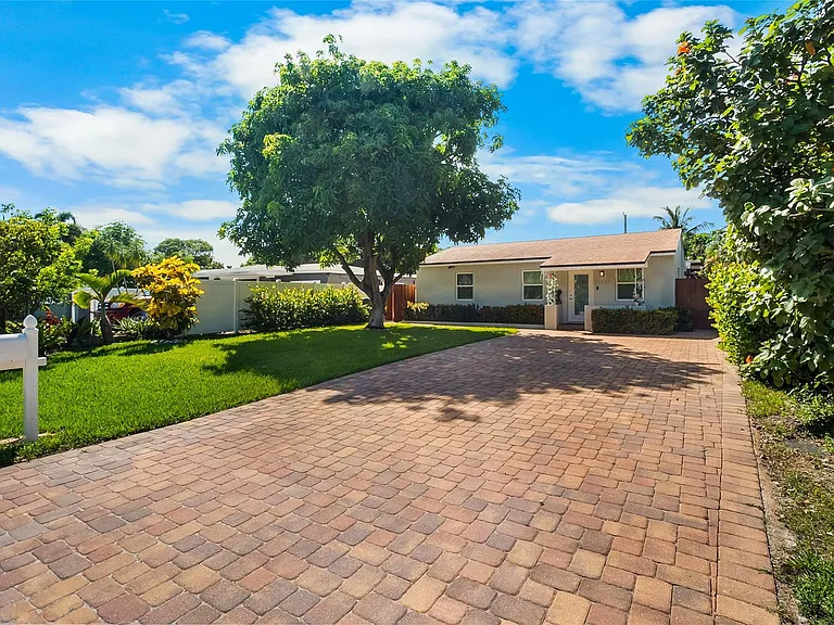 1341 NW 5th Ave — Photo 21