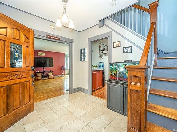 2nd image of 47 Lawrence Ave