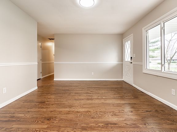 5th image of 2928 Cicero Rd