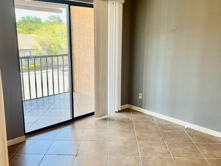2470 SE Garden Ter #502 — Photo 10
