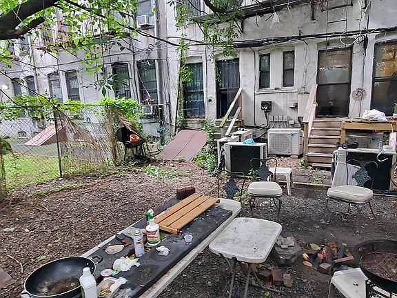 4th image of 306 Jefferson St #1F