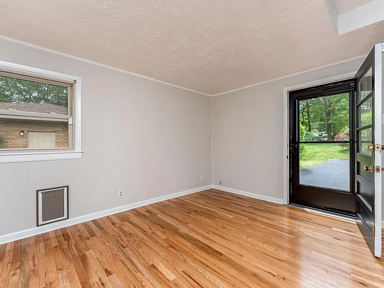 4805 Merrill Ln — Photo 7