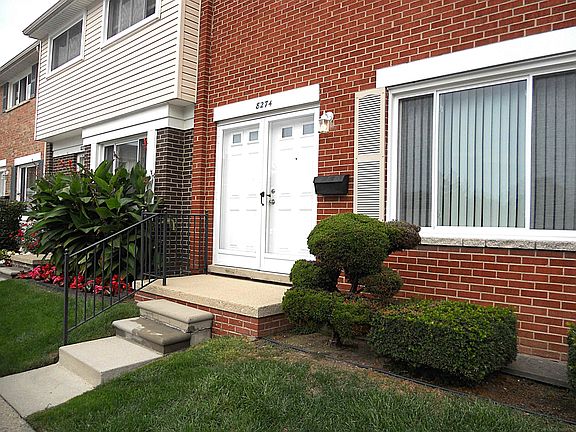 3rd image of 8274 Farnum Cir