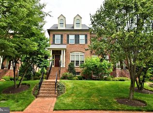 5 Dunham Ln, Newtown, PA 18940