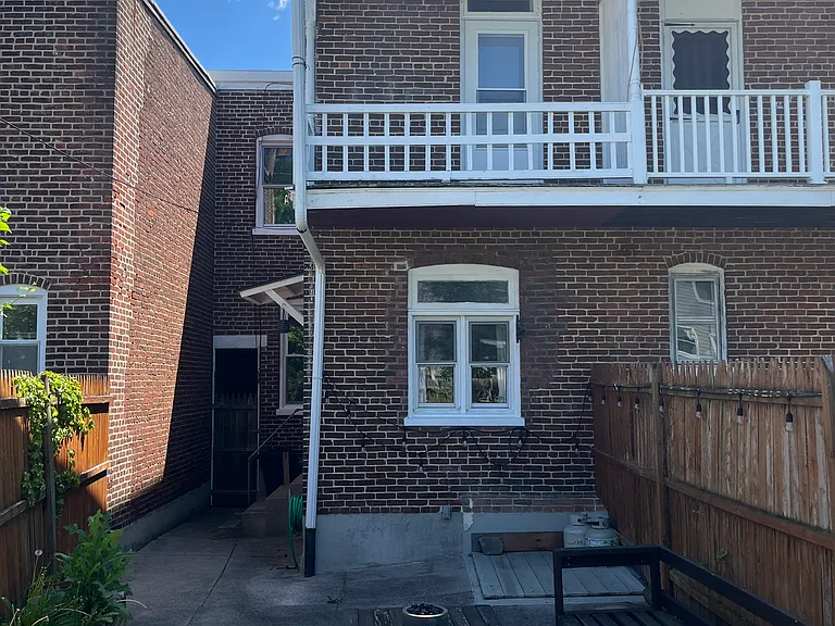 656 N Pine St — Photo 11