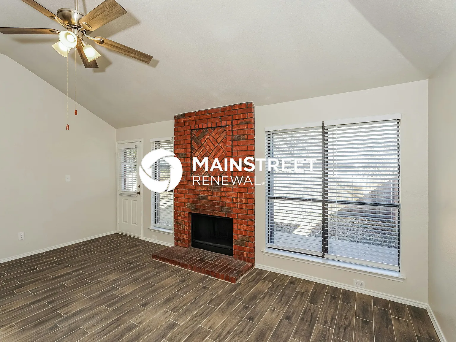 905 High Point Rd — Photo 3