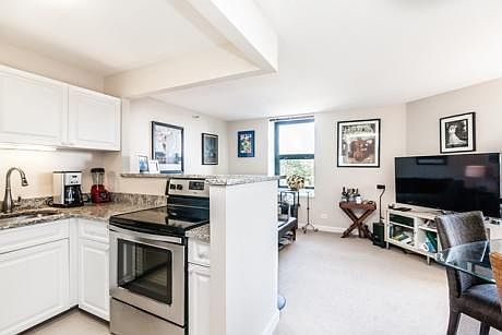 3rd image of 3660 N Lake Shore Dr APT 414