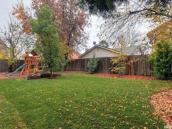 4th image of 1660 Pebblewood Dr