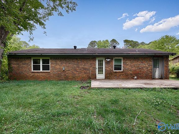 5th image of 2617 Rita Ln NW