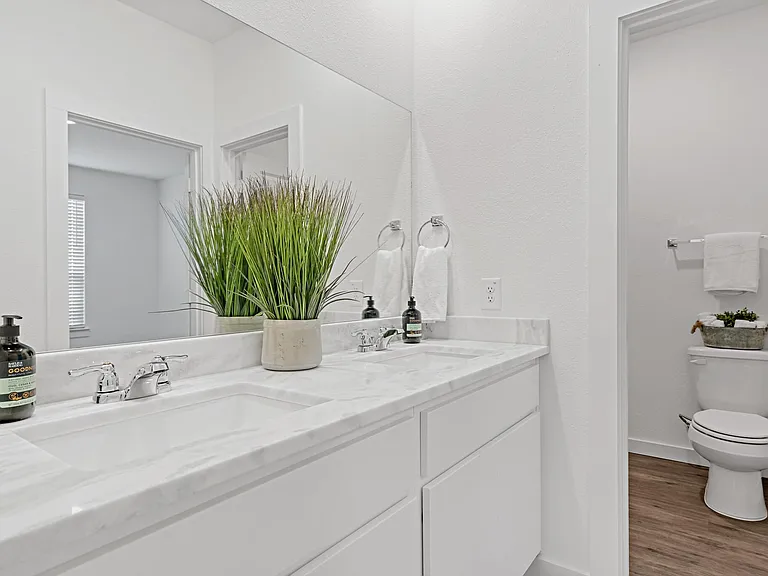 1303 S Bells Dr — Photo 11