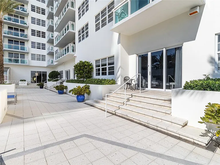 6917 Collins Ave #L-103 — Photo 23