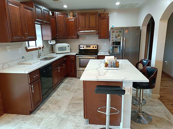 4th image of 105 Cambell Ct
