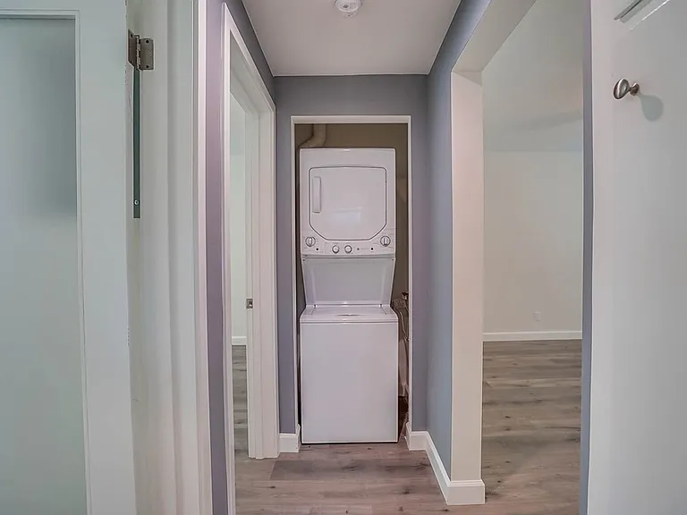 544 Evergreen St — Photo 8