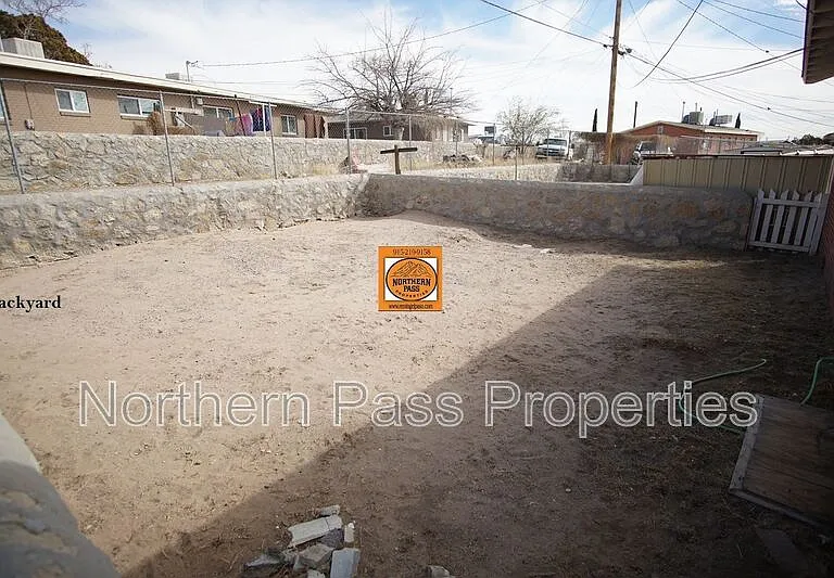 1226 Huckleberry St — Photo 11