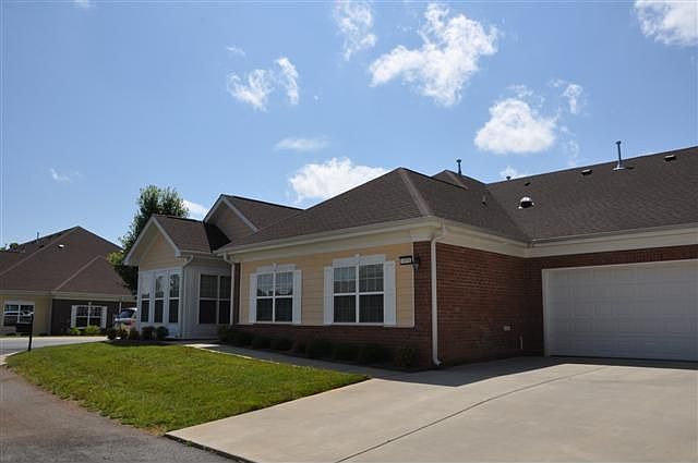 1st image of 1976 McKirkland Ct